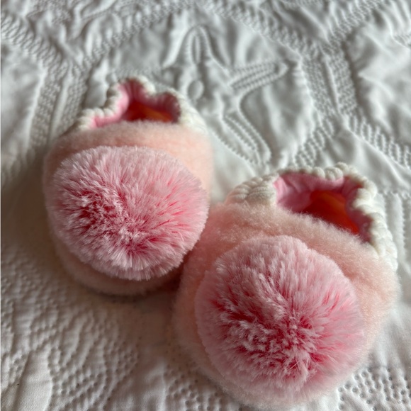 Infant pink and white booties with pink Pom Pom - Picture 3 of 3
